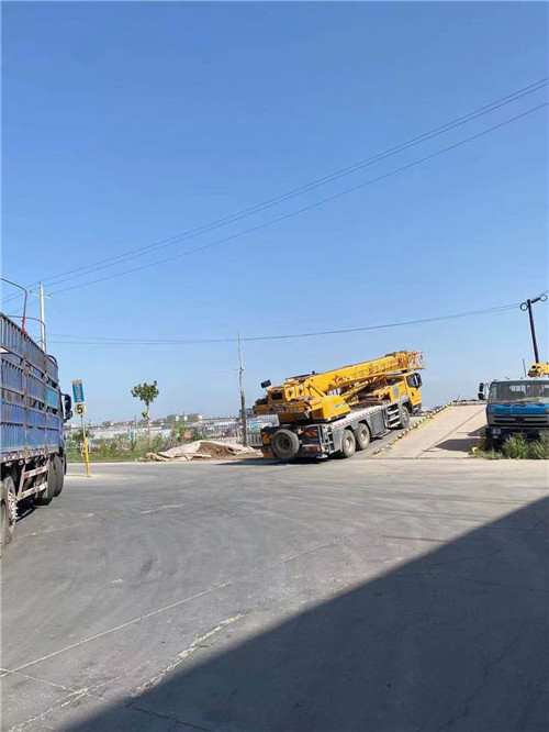 建水县25吨吊车的租赁价格大概是多少？